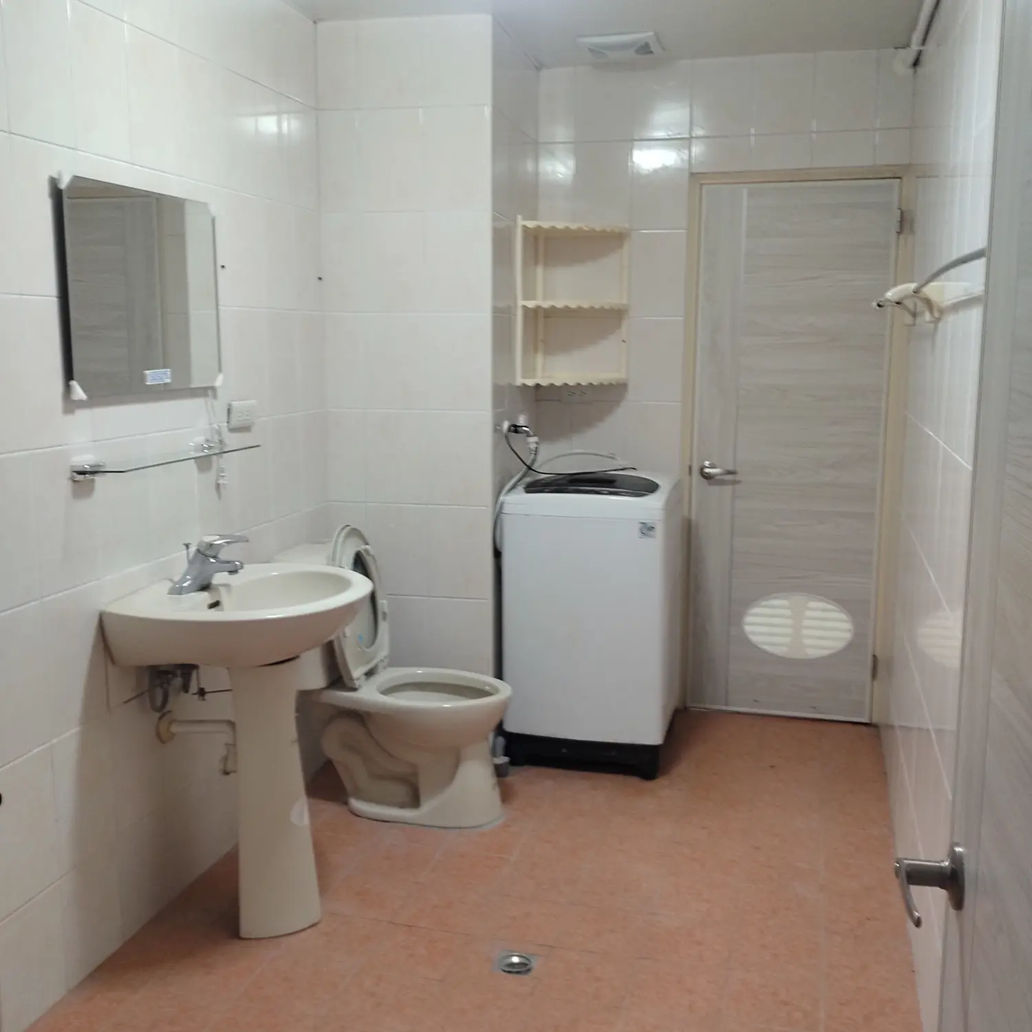 3 bedrooms apartment for rent in Songshan District, Taipei City | NT$ 42 000 | 34 ping slide 5