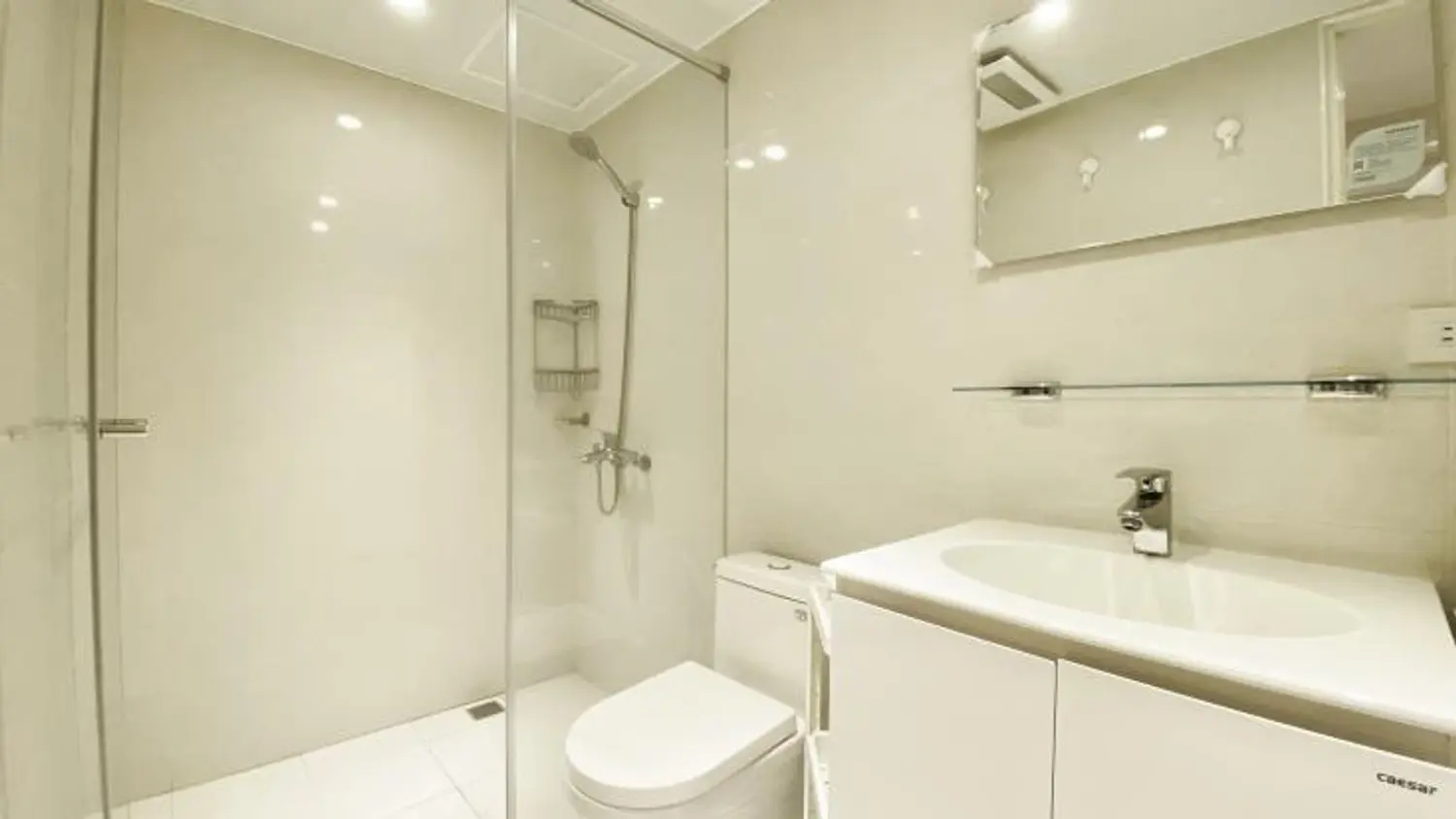 Private room for rent TWD 22 000 - 7 ping - Zhongzheng District,Taipei City slide 4