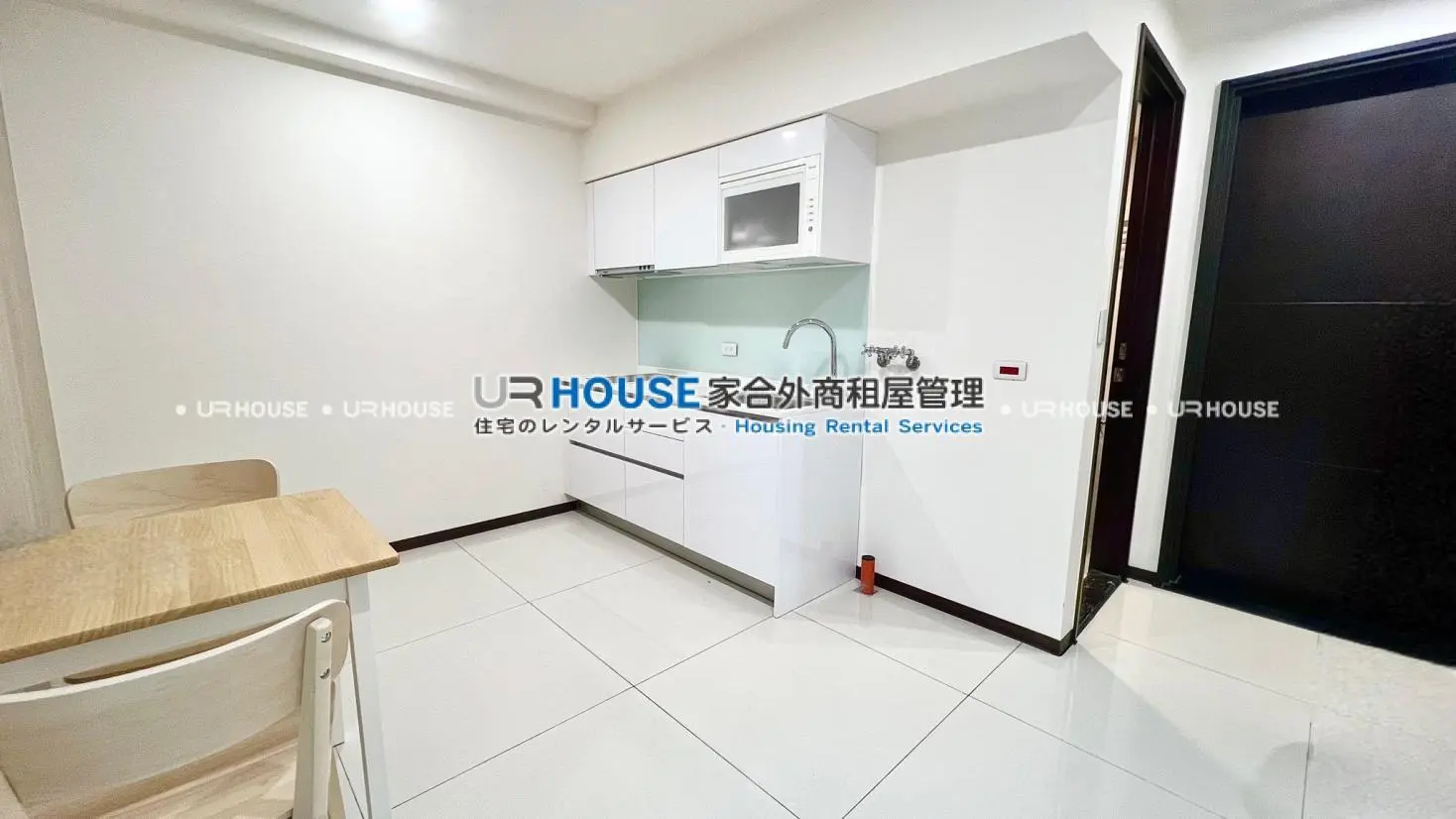 1 room apartment for rent in Zhongzheng District, Taipei City | NT$ 49 800 | 11 ping slide 3