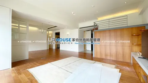 Apartment for rent TWD 250 000 -  - 4 bedrooms