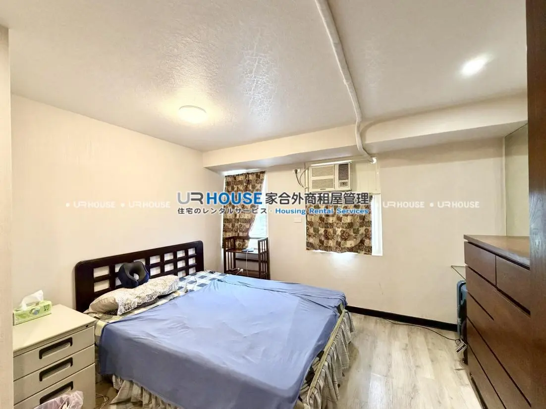1 room apartment for rent in Daan District, Taipei City | NT$ 38 000 | 13 ping slide 2