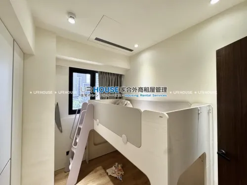 Apartment for rent NT$ 38 000 - Wenhua 1st Road - 3 bedrooms