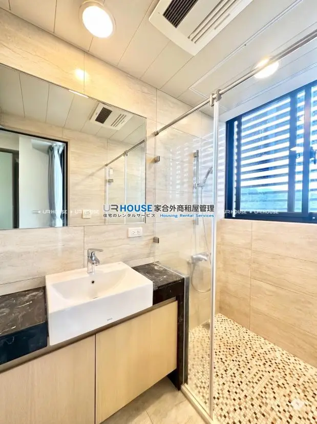 Studio apartment for rent in Neihu District, Taipei City | NT$ 41 659 | 14 ping slide 15