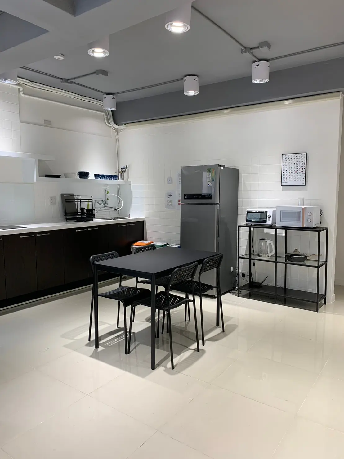 Room for rent in Taipei City, Zhongzheng District | NT$ 14 500 | 4 ping slide 11