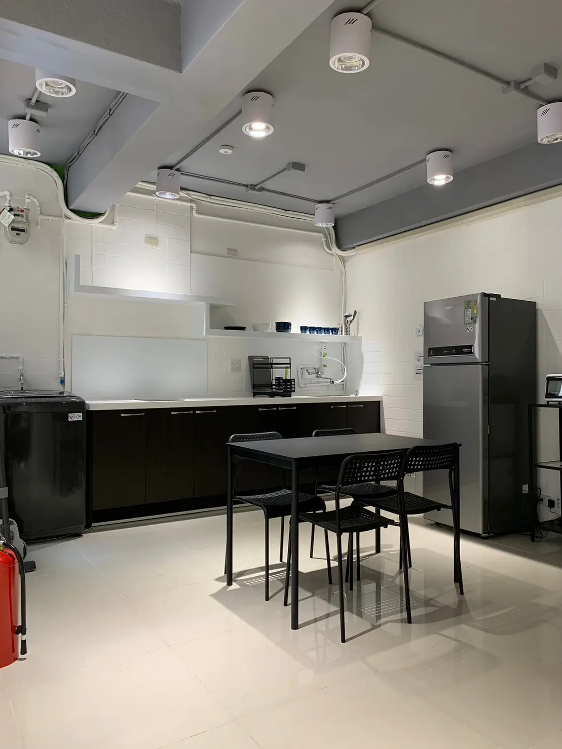 Room for rent in Taipei City, Zhongzheng District | NT$ 14 500 | 4 ping slide 9