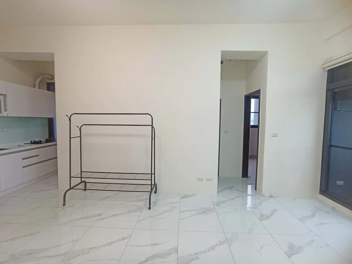 Studio apartment for rent in Hualien City, Hualien County | NT$ 22 000 | 16 ping slide 10
