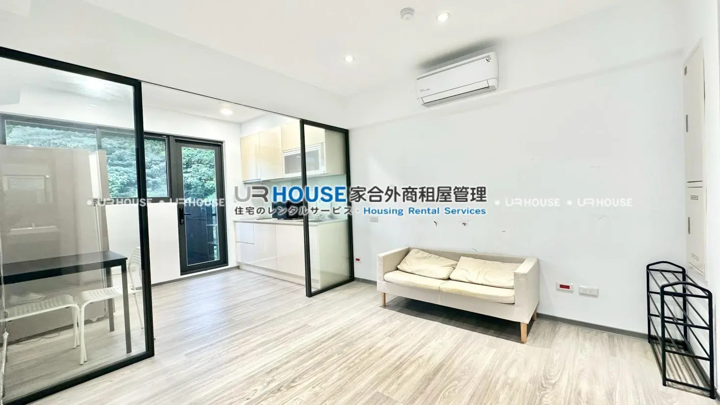 2 bedrooms apartment for rent in Wenshan District, Taipei City | NT$ 43 000 | 17 ping slide 0