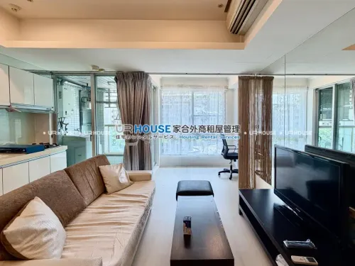 Studio apartment for rent in Xinyi District, Taipei City | NT$ 39 000 | 13 ping slide 2