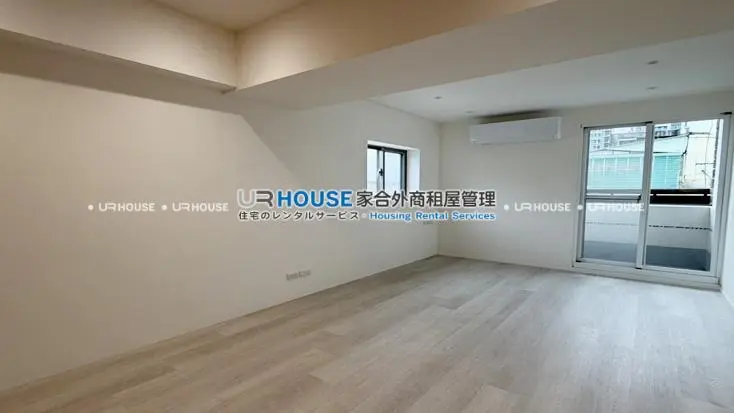 Room for rent in Daan District, Taipei City | TWD 30 000 | 8 ping slide 1