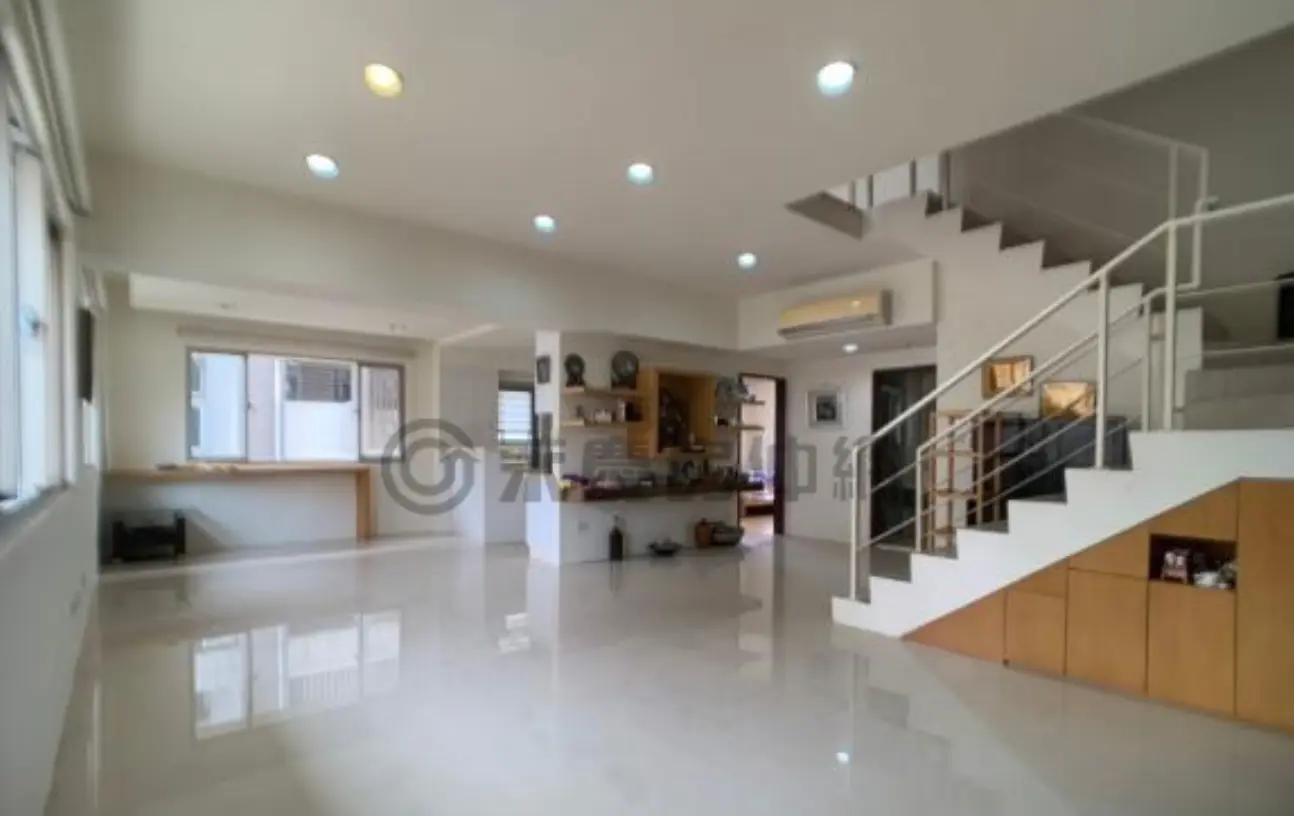 4 bedrooms apartment for sale in Tamsui District, New Taipei City | NT$ 19 980 000 | 50 ping slide 1