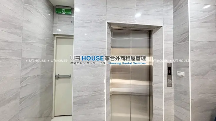 Studio apartment for rent in Shilin District, Taipei City | NT$ 32 500 | 9 ping slide 6