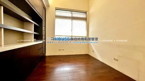 Apartment for rent TWD 80 000 -  - 4 bedrooms