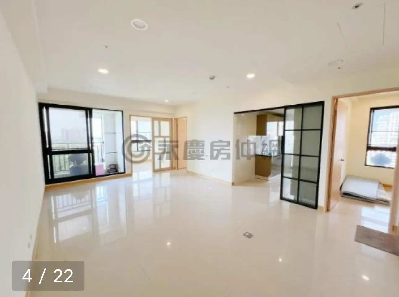 3 bedrooms apartment for sale in Tamsui District, New Taipei City | NT$ 19 600 000 | 27 ping slide 1