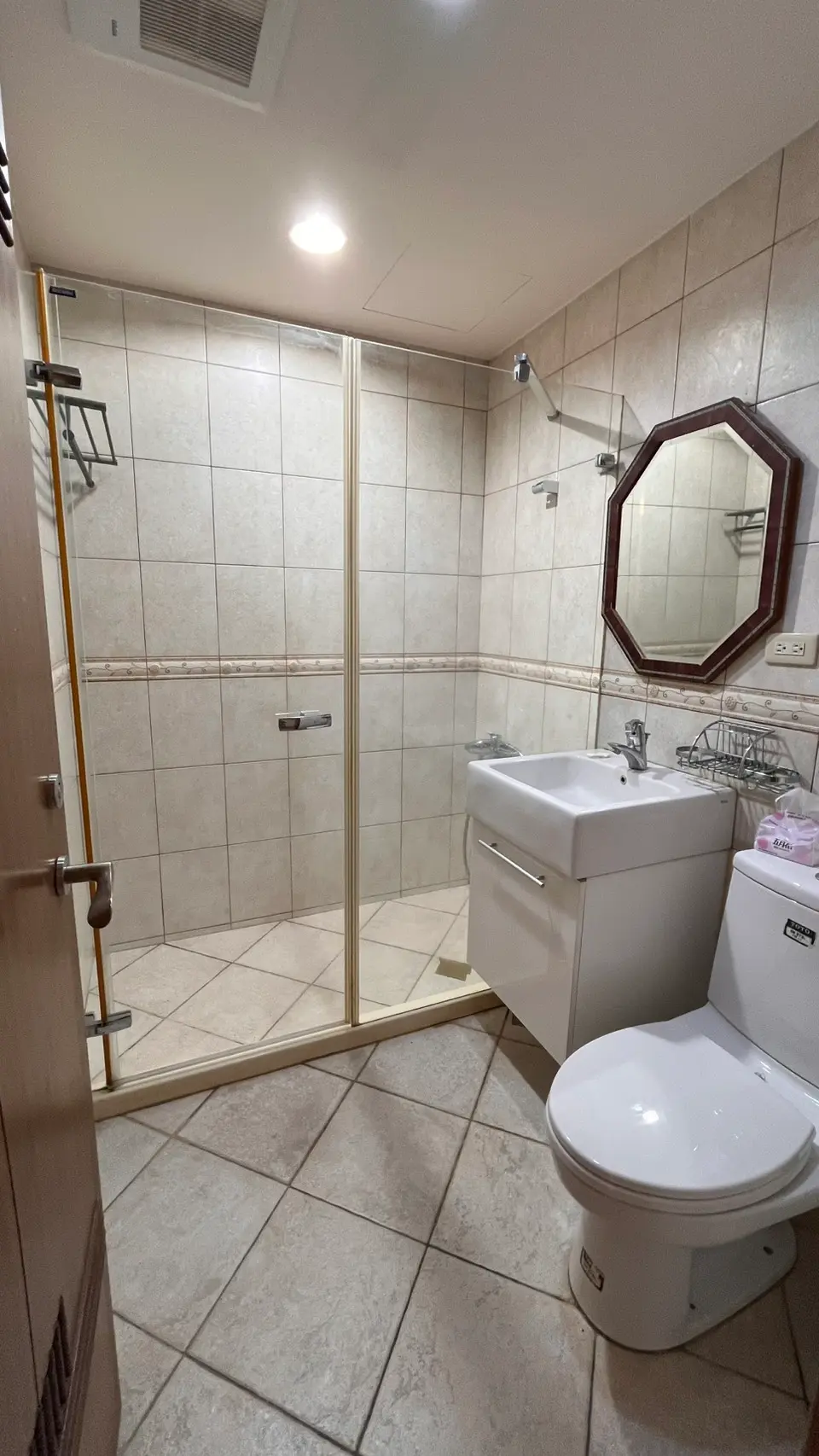 4 bedrooms apartment for rent in Songshan District, Taipei City | NT$ 68 000 | 42 ping slide 10