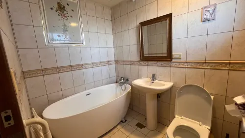 4 bedrooms apartment for rent in Songshan District, Taipei City | NT$ 68 000 | 42 ping slide 11