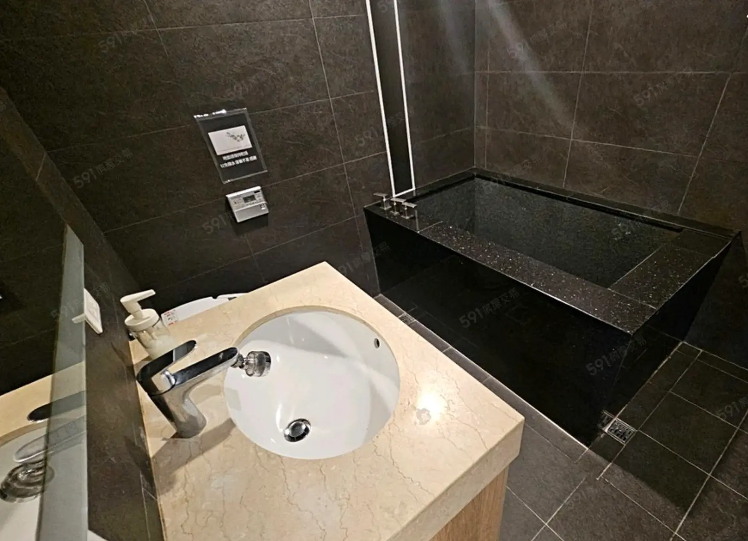 2 bedrooms apartment for rent in Tamsui District, New Taipei City | NT$ 27 000 | 38 ping slide 4