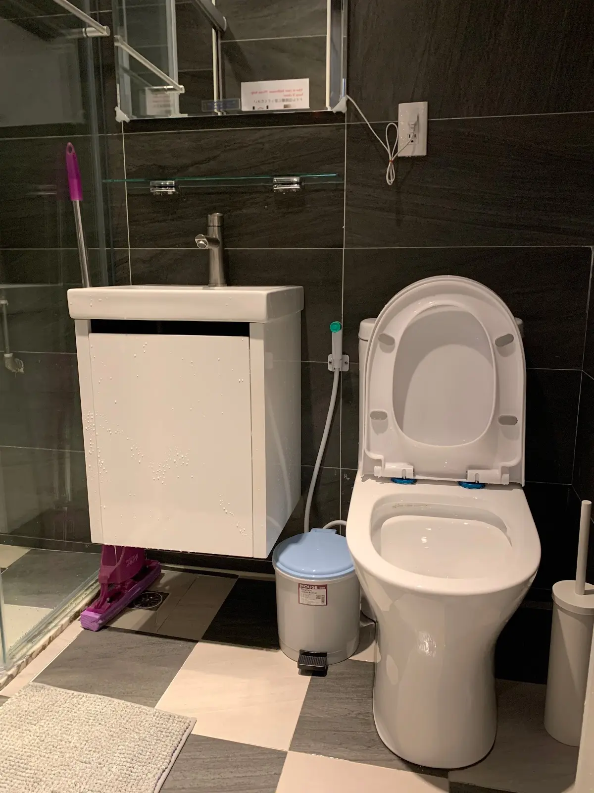 台北市, 中正區分租套房、雅房出租 | NT$ 13 500 | 3 坪 slide 16