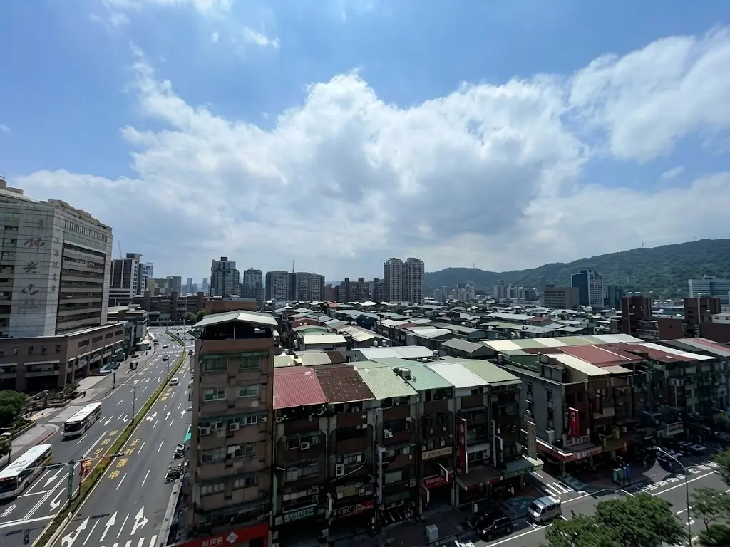 Office for rent in Xinyi District, Taipei City | NT$ 170 000 | 62 ping slide 7