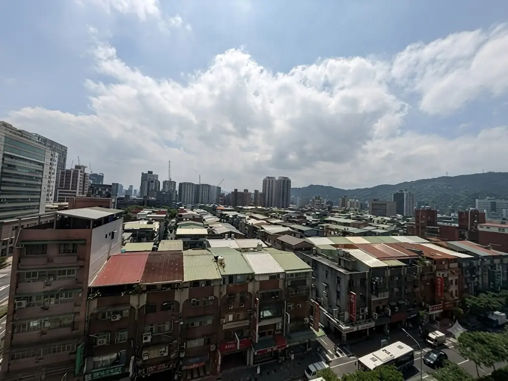 Office for rent in Xinyi District, Taipei City | NT$ 170 000 | 62 ping slide 10