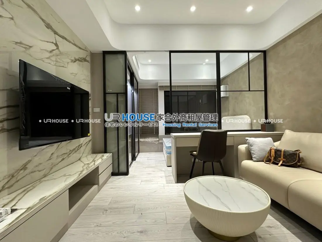 1 room apartment for rent in Songshan District, Taipei City | NT$ 51 200 | 10 ping slide 0