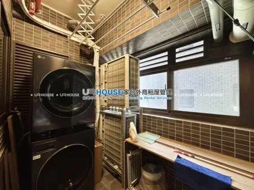 Apartment for rent NT$ 38 000 - Wenhua 1st Road - 3 bedrooms