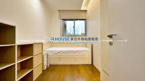Apartment for rent TWD 160 000 -  - 3 bedrooms