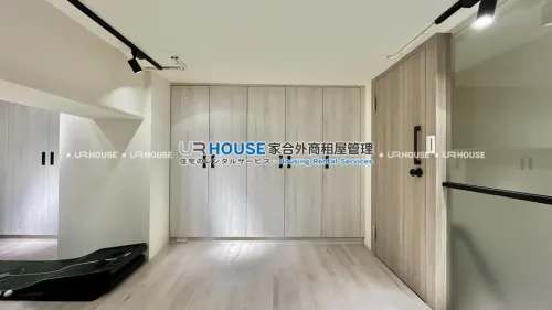 1 room apartment for rent in Songshan District, Taipei City | NT$ 65 000 | 15 ping slide 6