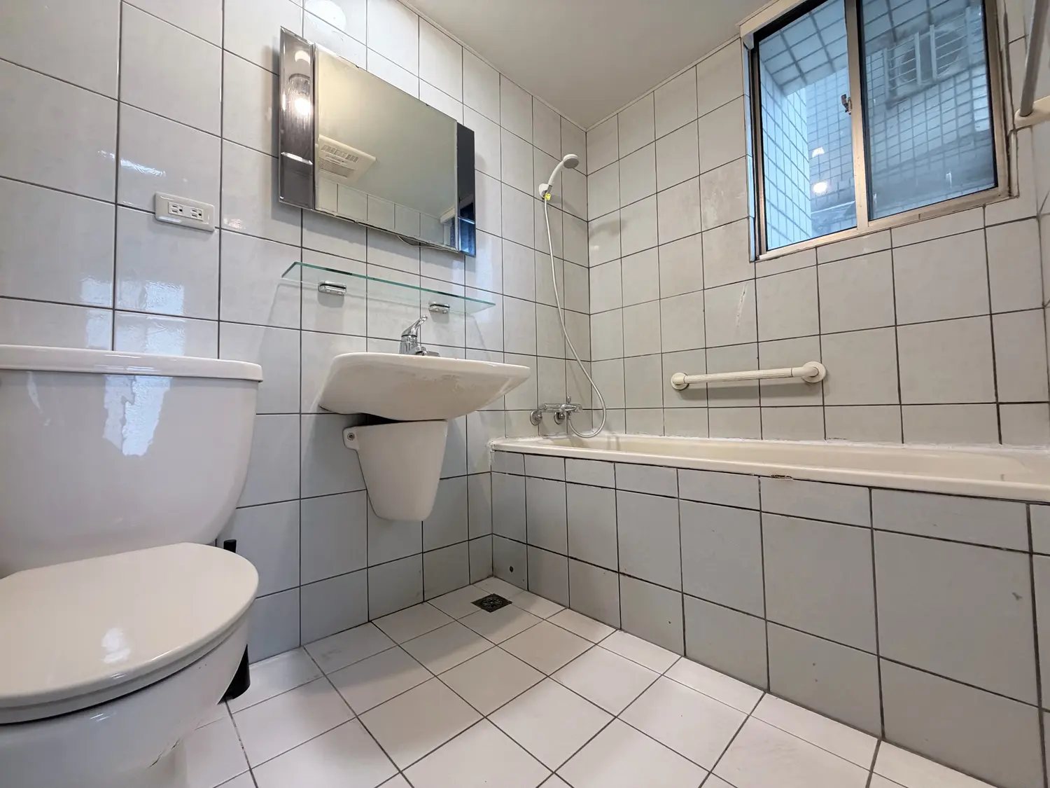 1 room apartment for rent in Xindian District, New Taipei City | NT$ 28 000 | 31 ping slide 8