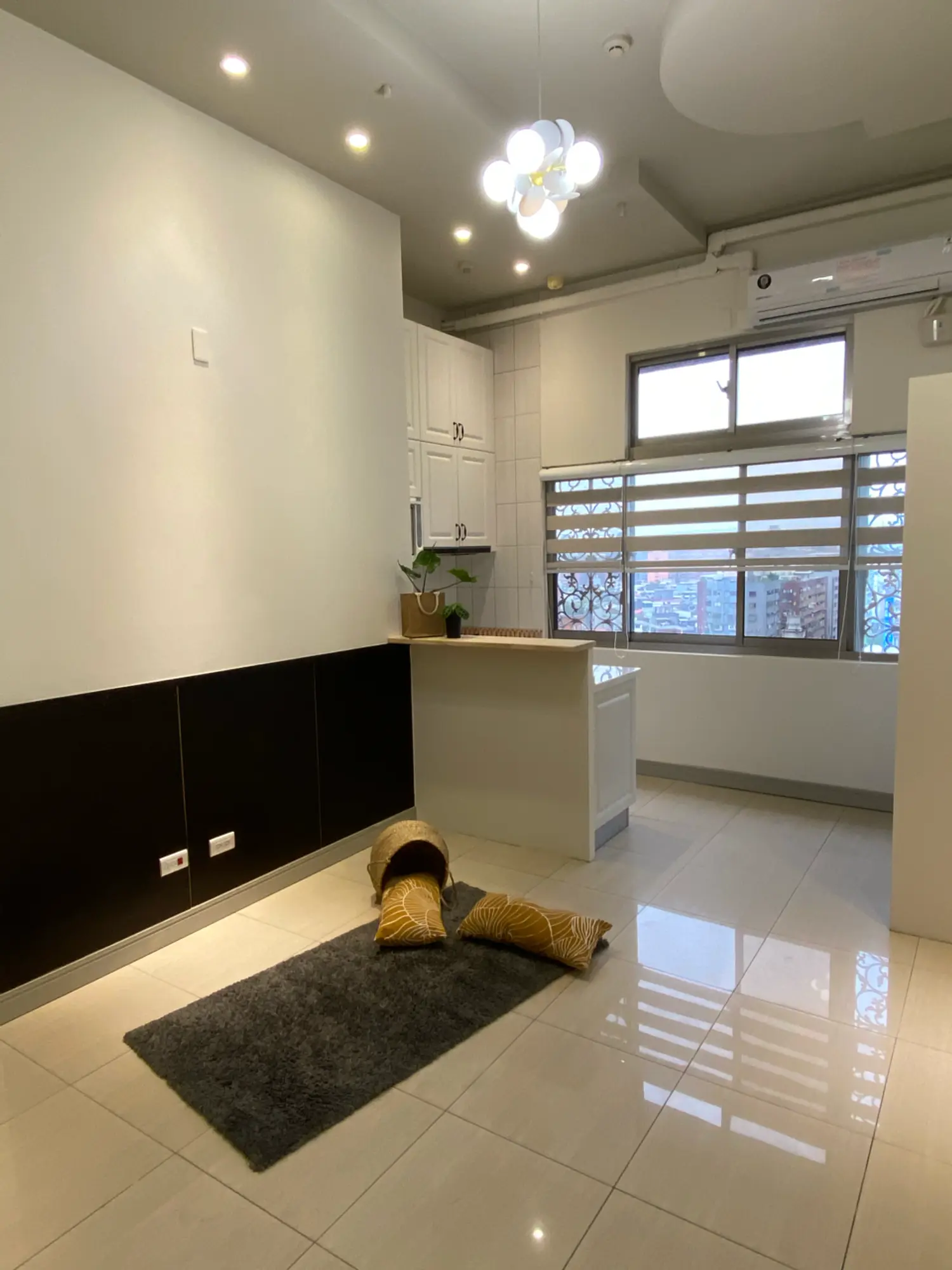2 bedrooms apartment for rent TWD 39 000 - 16 ping - Xinyi District, Taipei City slide 1