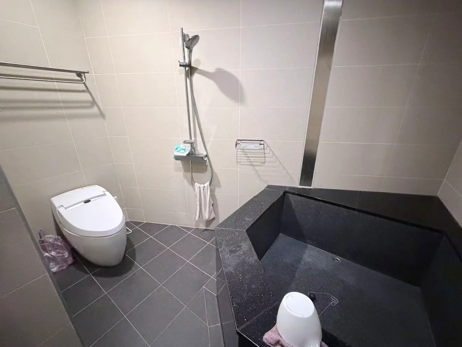 1 room apartment for rent in Tamsui District, New Taipei City | NT$ 25 000 | 20 ping slide 2
