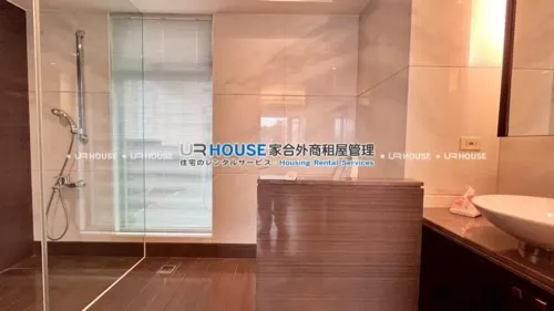 Apartment for rent TWD 320 000 -  - 4 bedrooms