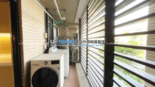 Apartment for rent TWD 250 000 -  - 4 bedrooms