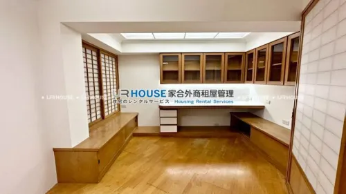 Townhouse for rent TWD 67 000 -  - 4 bedrooms