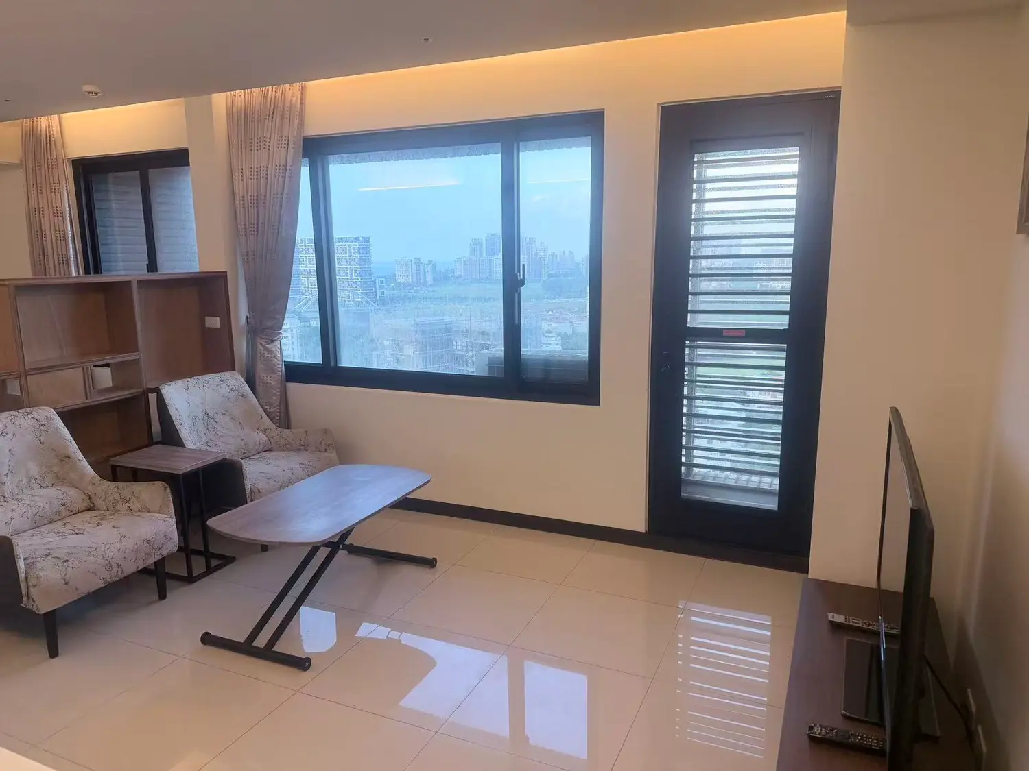 Studio apartment for rent in Tamsui District, New Taipei City | NT$ 25 000 | 23 ping slide 0