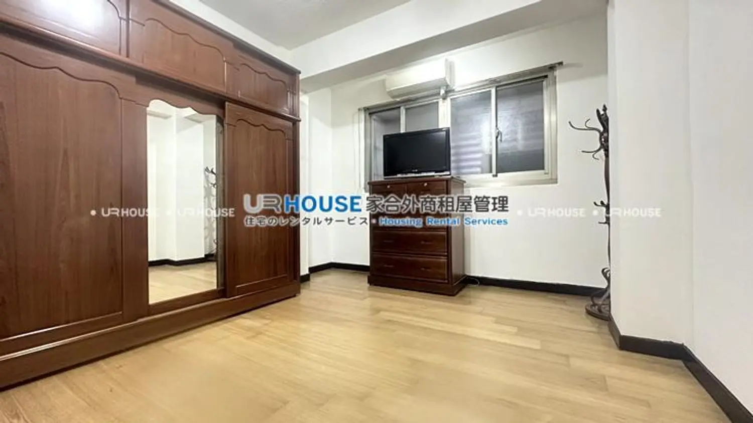 4 bedrooms apartment for rent TWD 40 000 - 40 ping - Songshan District,Taipei City slide 9
