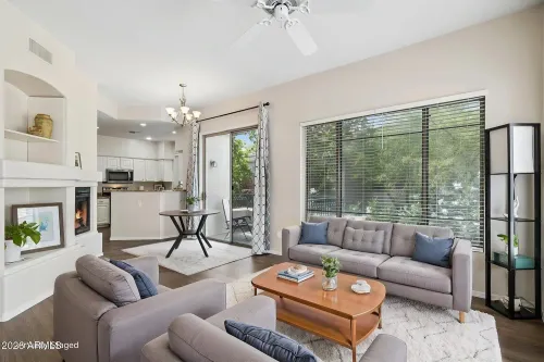 Townhouse for sale US$ 449 500 - E Shea Blvd - 2 bedrooms