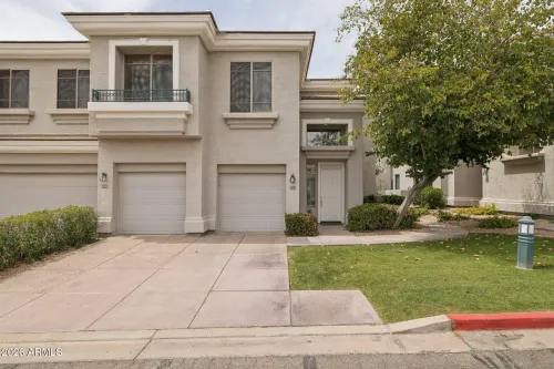 2 bedrooms townhouse for sale | US$ 449 500 | 37 ping slide 1