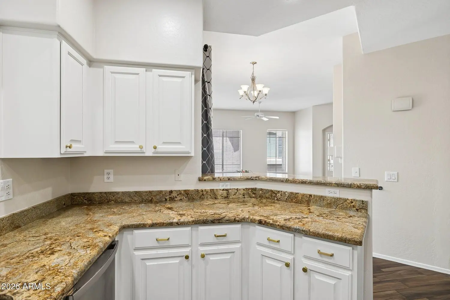 2 bedrooms townhouse for sale | US$ 449 500 | 37 ping slide 10