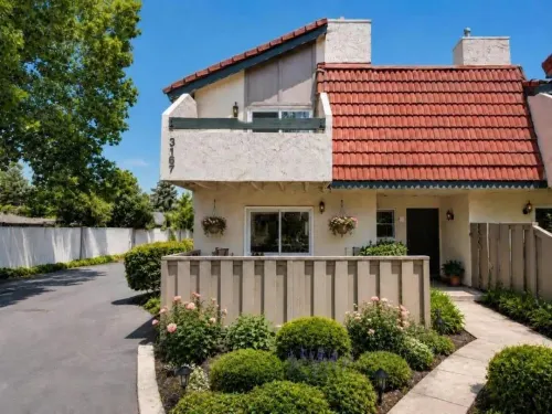 聯排住宅 出售 US$ 999 996 - Payne Ave #49 - 3 房