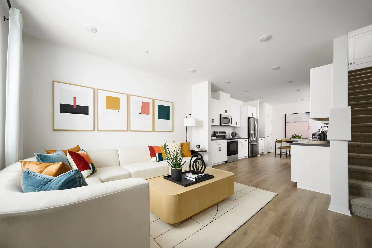 3 bedrooms townhome for sale in San Bernardino County, Chino | US$ 581 600 | 47 ping slide 0