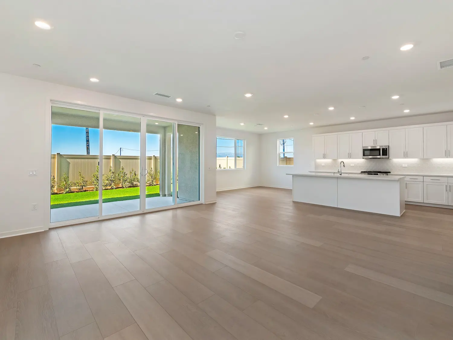 4 bedrooms house for sale in Riverside County, Corona | US$ 999 000 | 79 ping slide 1