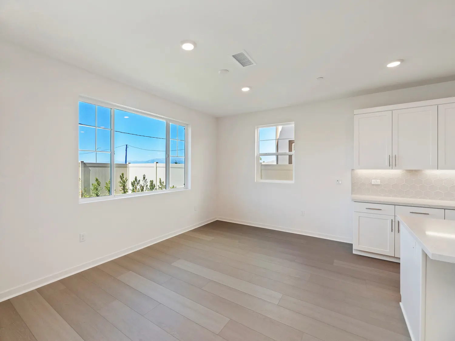 4 bedrooms house for sale in Riverside County, Corona | US$ 999 000 | 79 ping slide 5