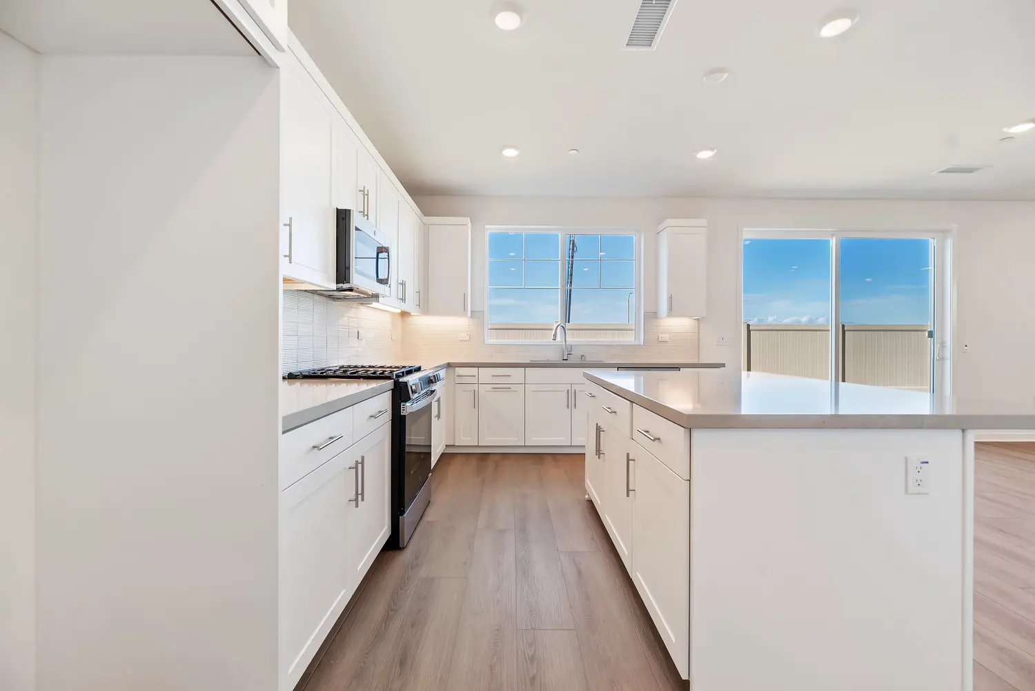 4 bedrooms house for sale in Riverside County, Corona | US$ 949 000 | 76 ping slide 4