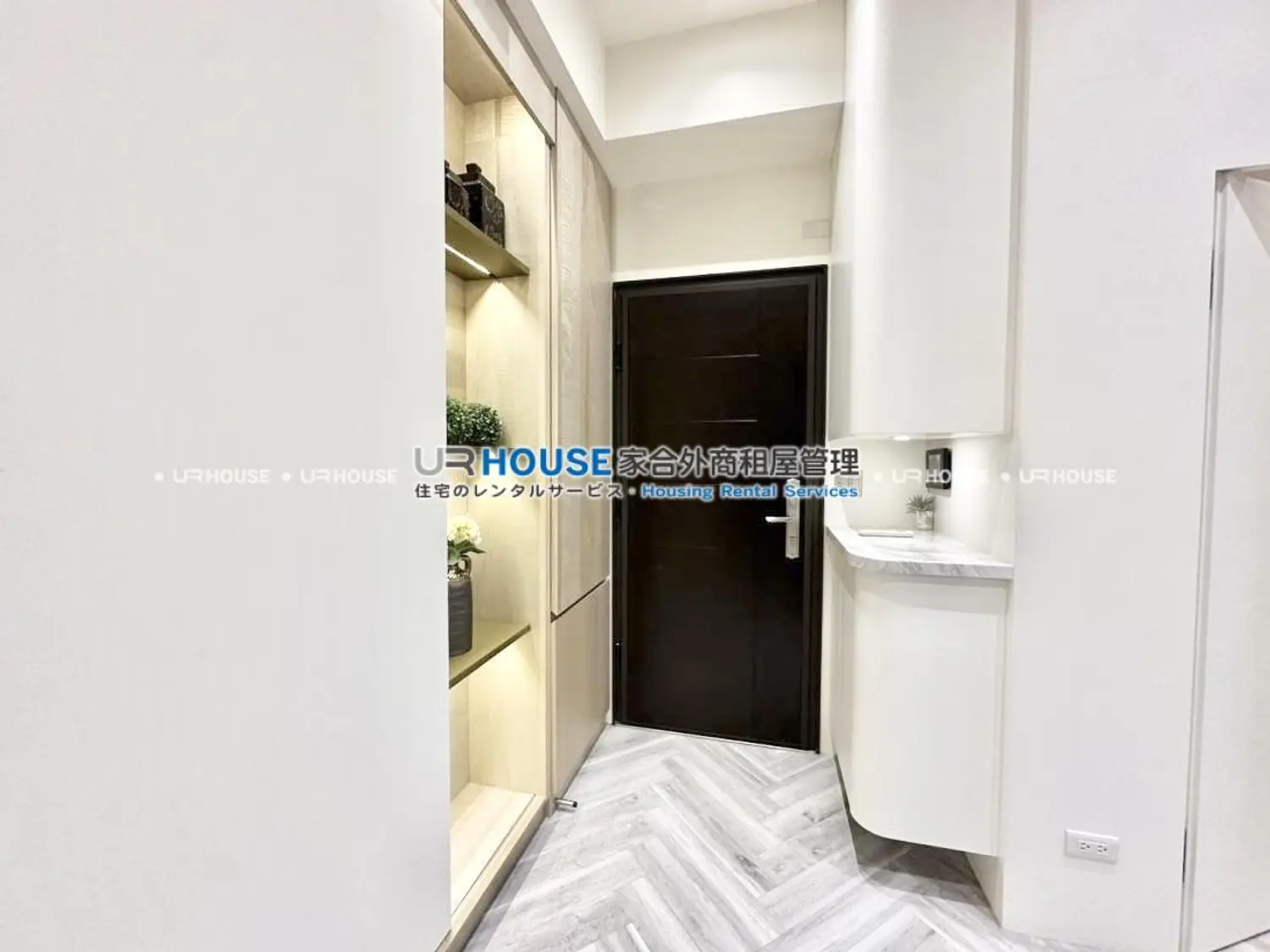 1 room apartment for rent TWD 30 000 - 11 ping - Xinzhuang District,New Taipei City slide 1