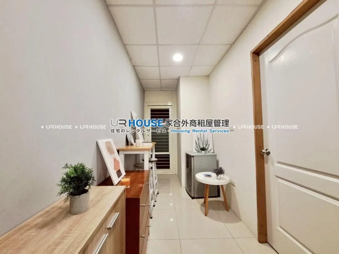 2 bedrooms apartment for rent in Sanchong District, New Taipei City | NT$ 26 800 | 18 ping slide 0