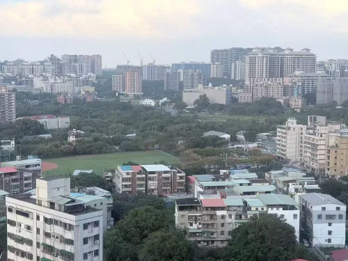 Studio apartment for rent in Tamsui District, New Taipei City | NT$ 25 000 | 23 ping slide 8