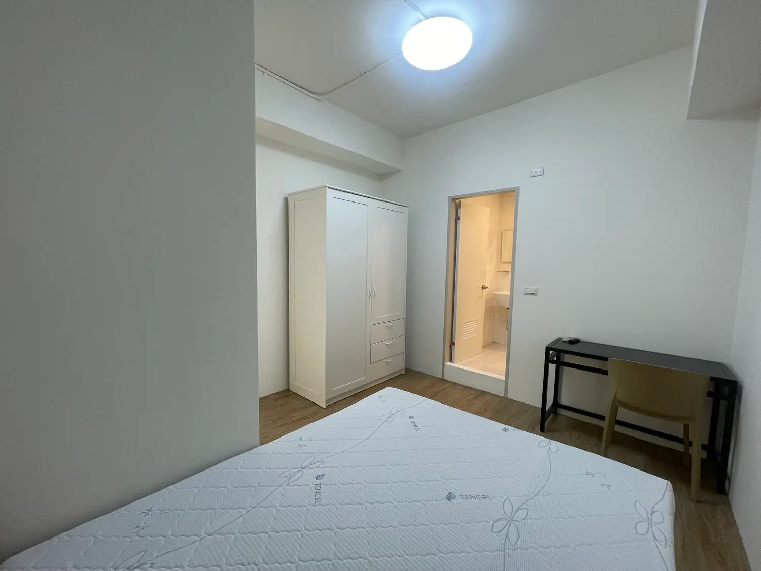 Room for rent in Songshan District, Taipei City | NT$ 32 000 | 12 ping slide 3