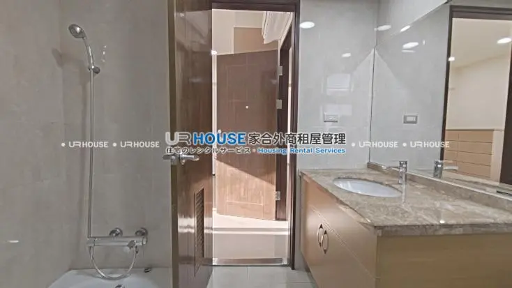 3 bedrooms apartment for rent in Datong District, Taipei City | NT$ 70 000 | 39 ping slide 11