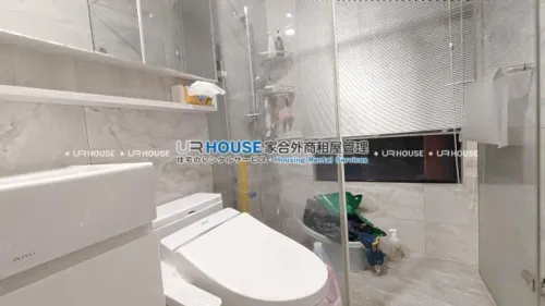 2 bedrooms apartment for rent in Datong District, Taipei City | NT$ 50 000 | 15 ping slide 9