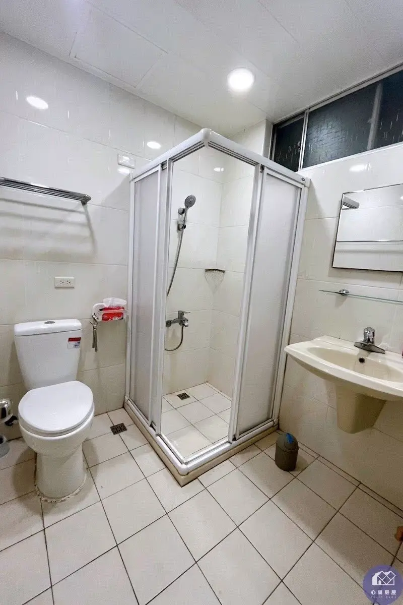 Room for rent in Daan District, Taipei City | NT$ 13 800 | 3 ping slide 7